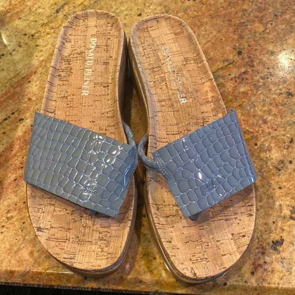 Donald Pliner Crocco Patent blue sandals. - Picture 1 of 5